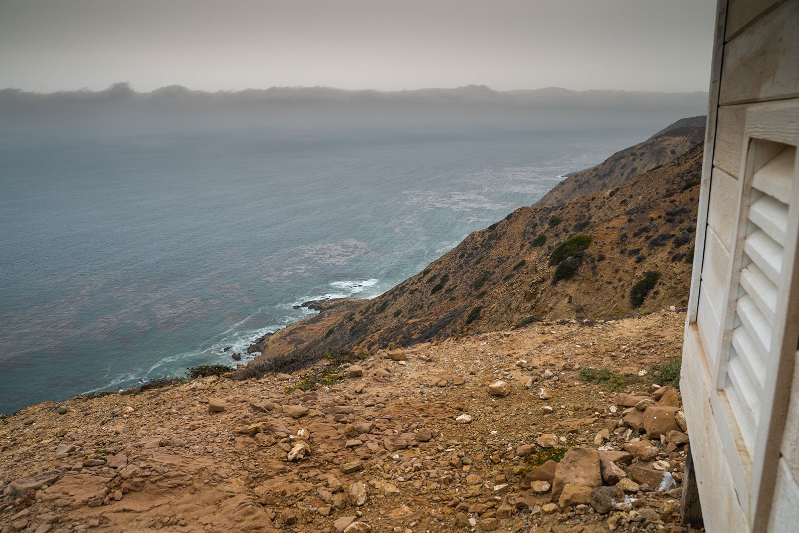 south-point-lighthouse-cliffs.jpeg