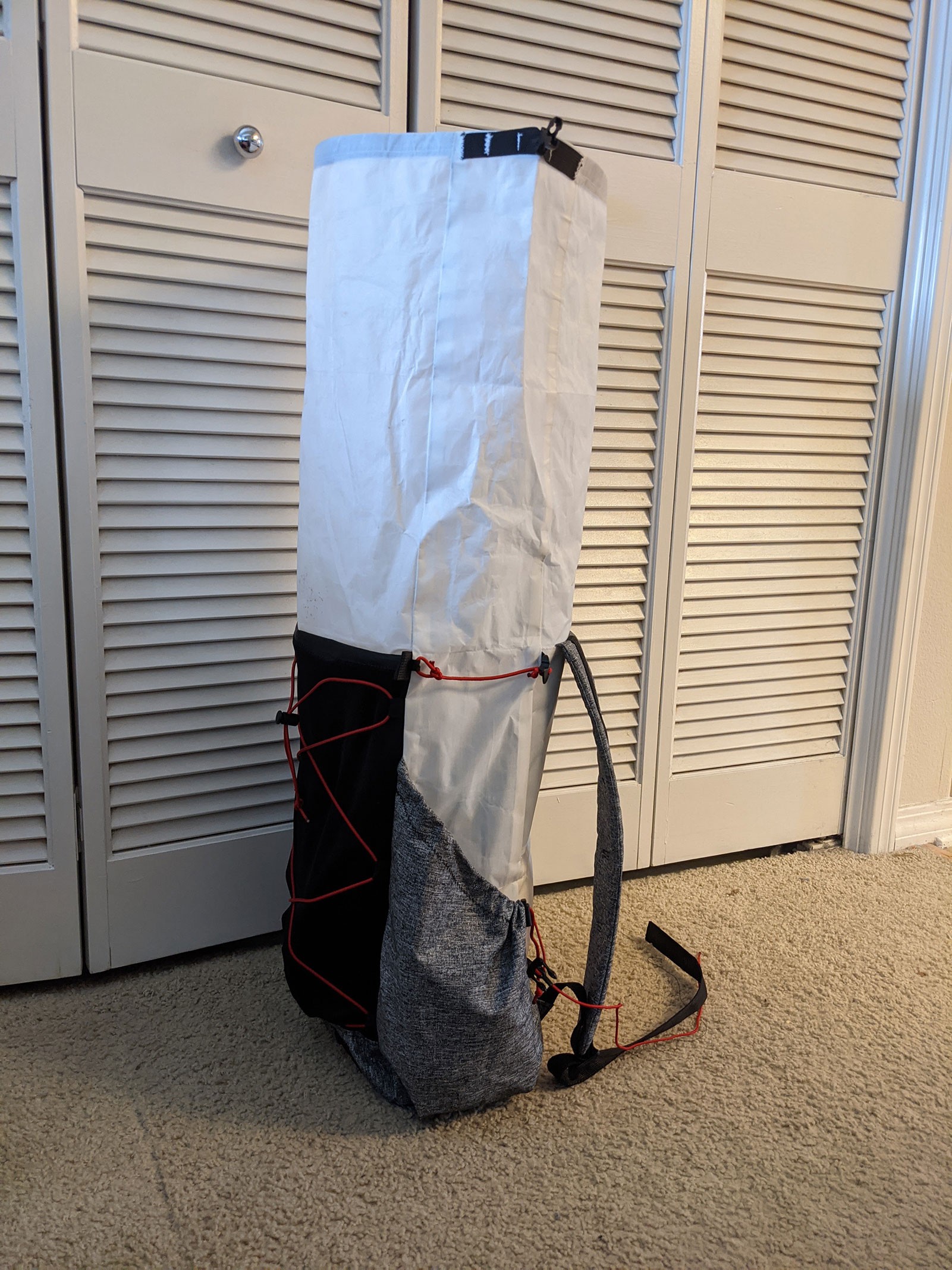 myog-dyneema-backpack-side-view.jpeg