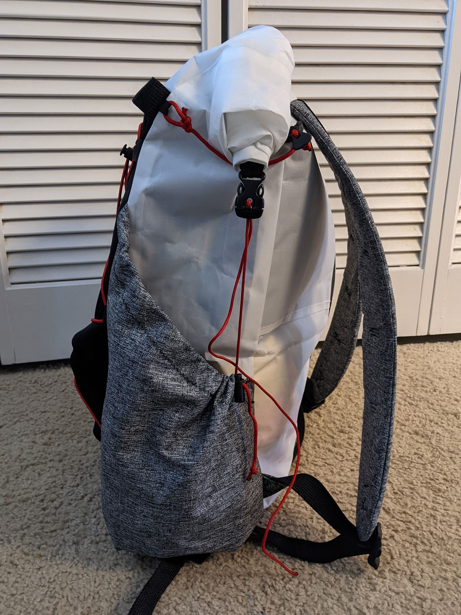 myog-backpack-dyneema-small-side.jpeg